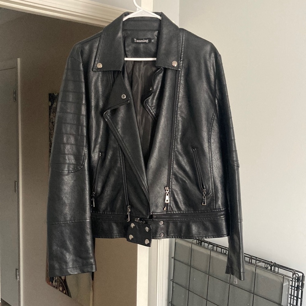 Tanmig XL Women’s Vegan Leather Black Biker’s Jacket
